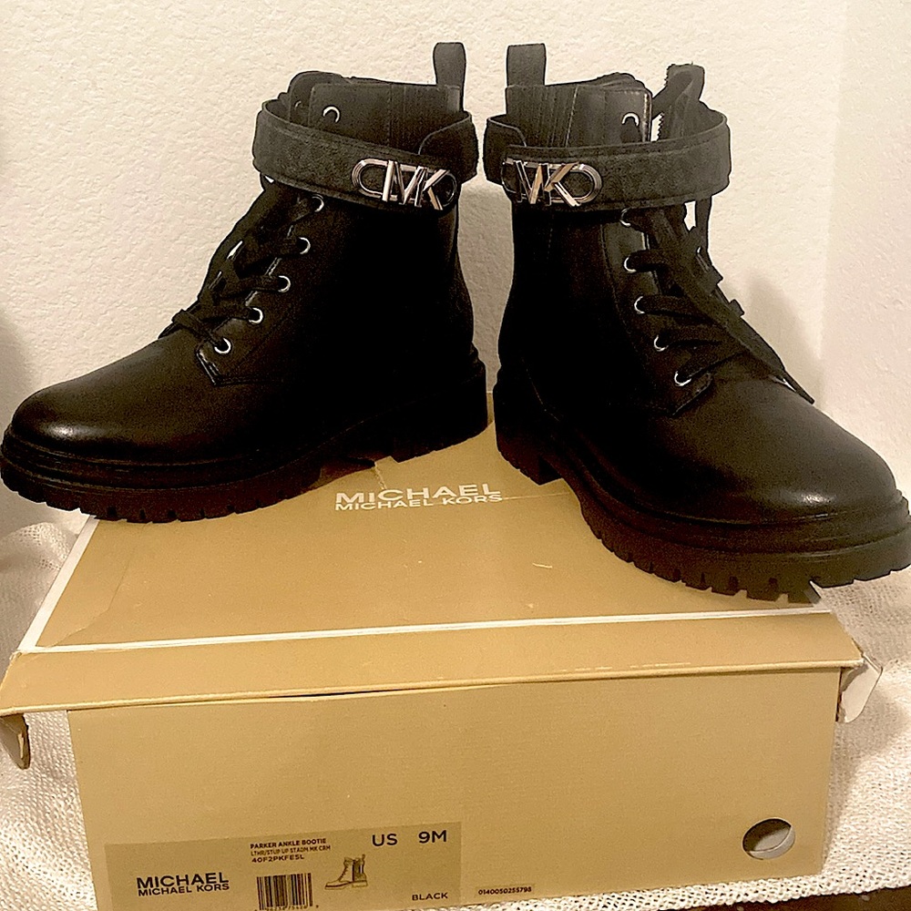 Michael Kors Boots size 9M